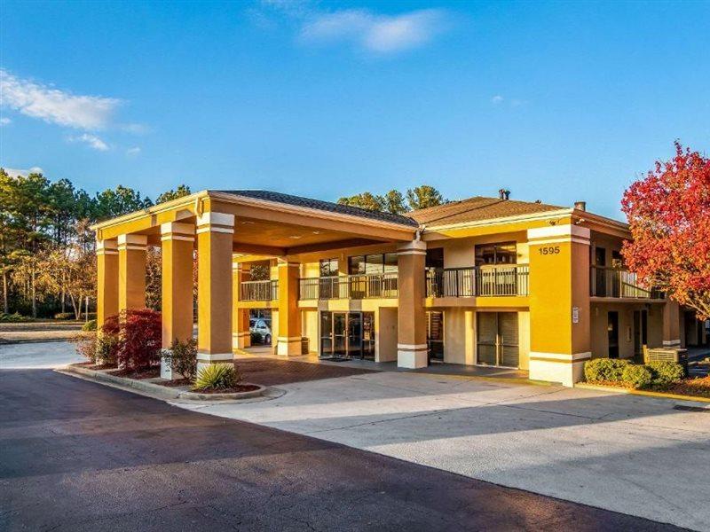 Quality Inn & Suites Atlanta Stone Mountain Εξωτερικό φωτογραφία
