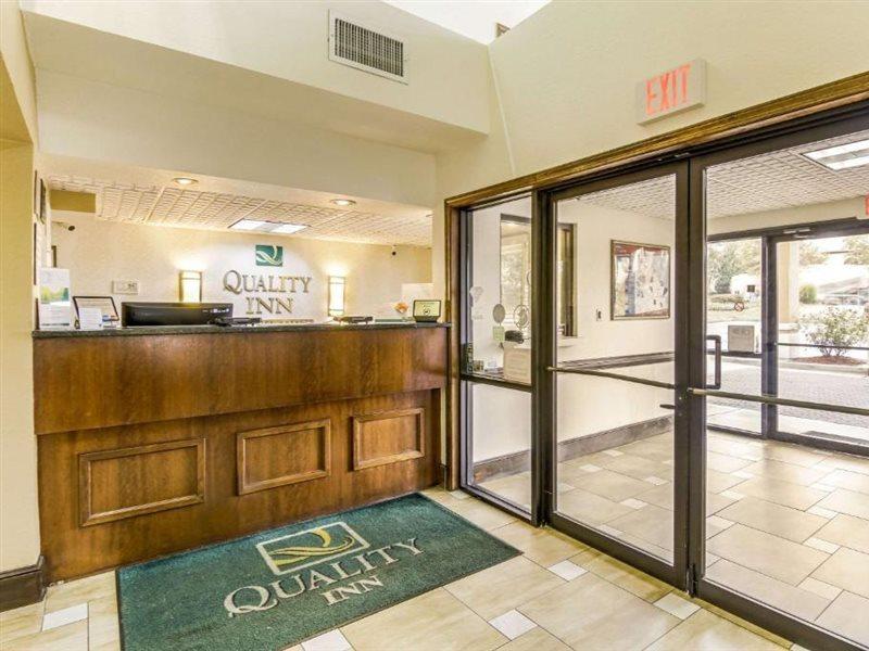 Quality Inn & Suites Atlanta Stone Mountain Εξωτερικό φωτογραφία
