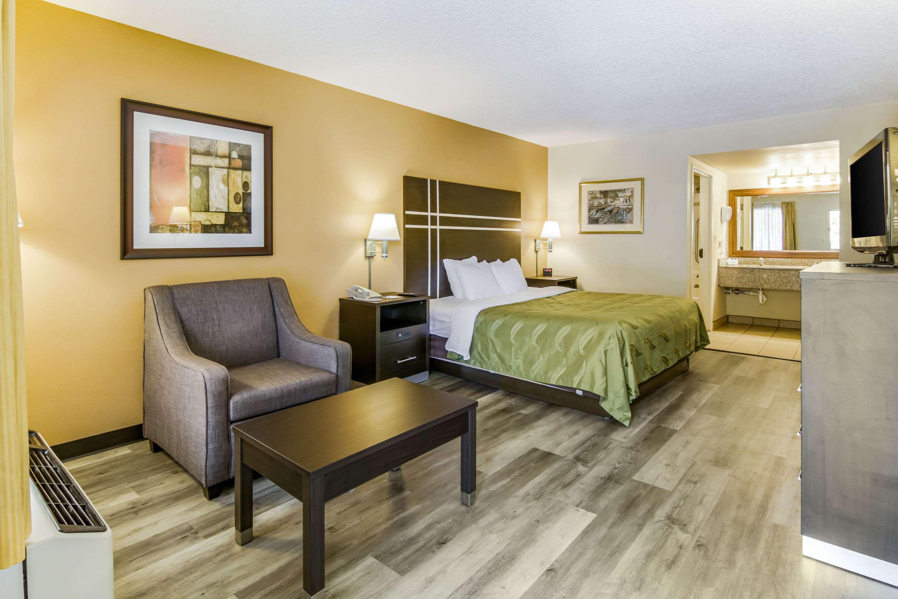 Quality Inn & Suites Atlanta Stone Mountain Εξωτερικό φωτογραφία