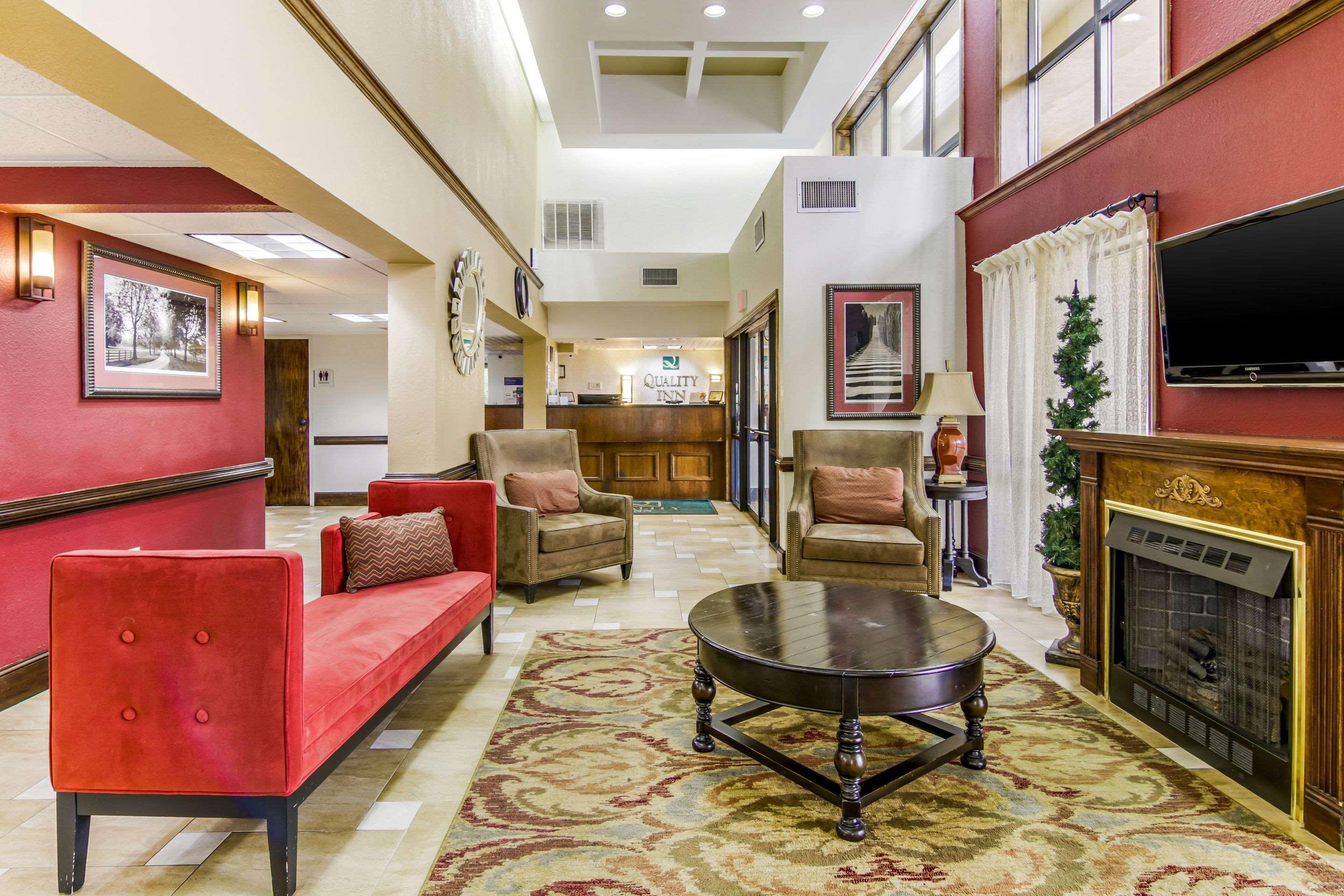 Quality Inn & Suites Atlanta Stone Mountain Εξωτερικό φωτογραφία