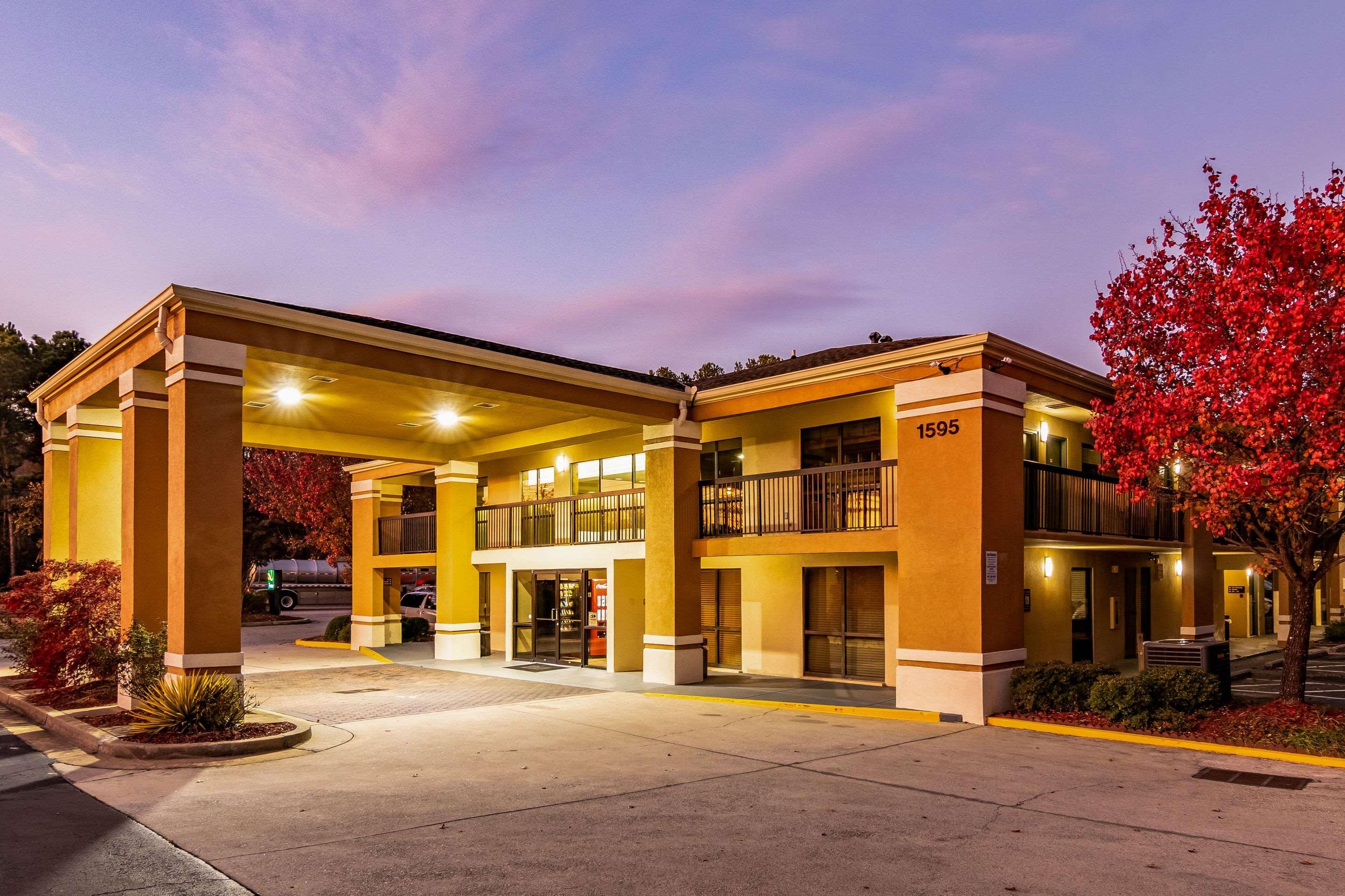 Quality Inn & Suites Atlanta Stone Mountain Εξωτερικό φωτογραφία